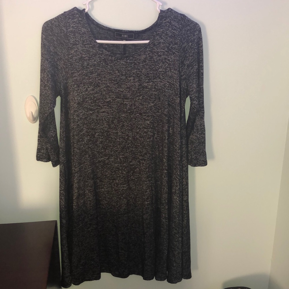 Black and gray mid sleeve dress